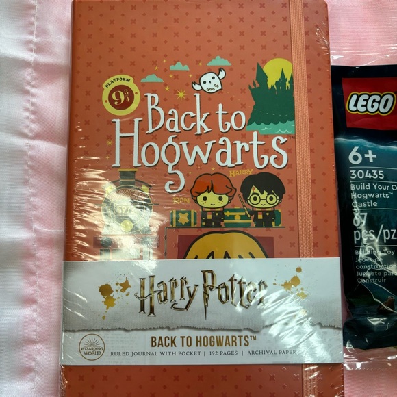 Harry Potter Hogwarts Wizarding World Journal + Hogwarts Lego Set - Picture 3 of 6